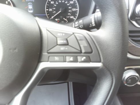 Used 2025 Nissan Altima 2.5 SV FWD image 23