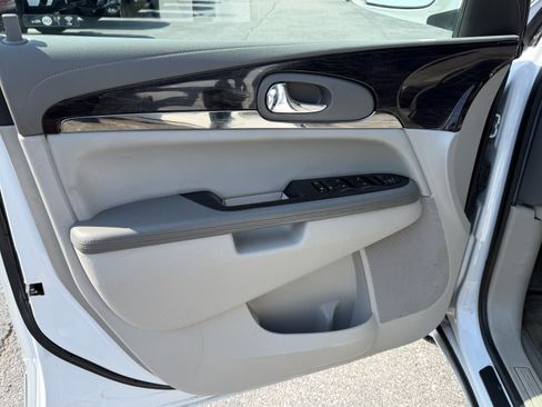 Used 2017 Buick Enclave Convenience FWD image 14