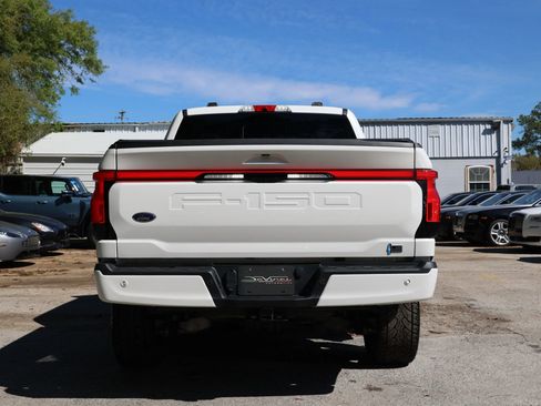 Used 2022 Ford F150 Lightning Lariat image 30