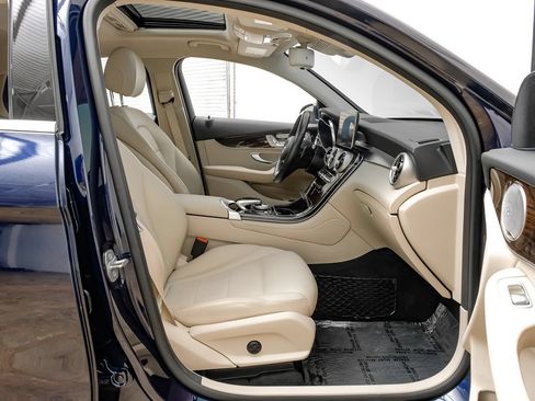 Used 2017 Mercedes-Benz GLC 300 4MATIC Coupe w/ Premium 2 Package image 27