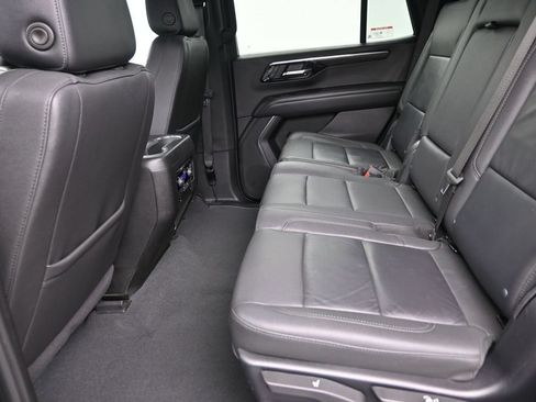 Used 2025 Chevrolet Tahoe LT RWD image 15