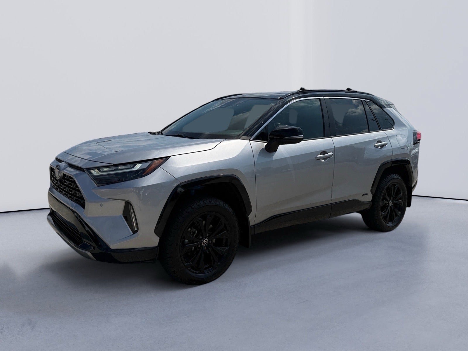 Used 2023 Toyota RAV4 XSE AWD/4WD image 1