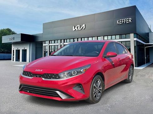 Used 2022 Kia Forte LXS image 4