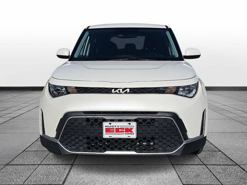 Used 2024 Kia Soul LX w/ Option Group 015 FWD image 2