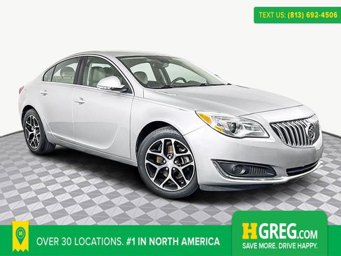 Used 2017 Buick Regal Sport Touring image 1