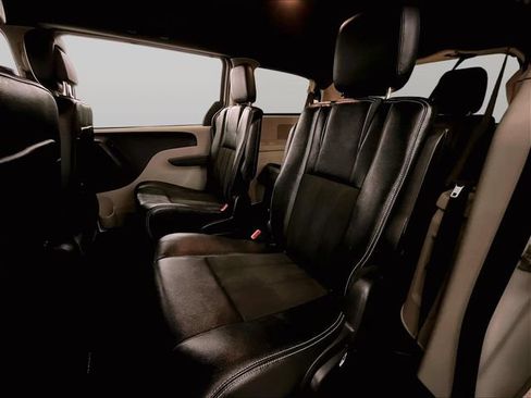 Used 2019 Dodge Grand Caravan SXT FWD image 26