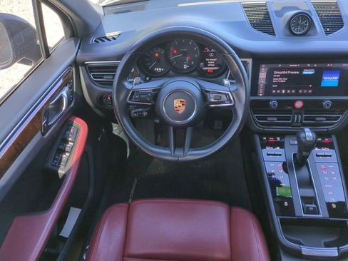 Used 2023 Porsche Macan image 18