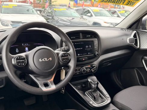 Used 2024 Kia Soul LX w/ Option Group 015 FWD image 17