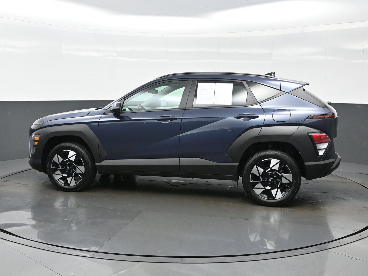 Certified 2025 Hyundai Kona SEL AWD/4WD image 3