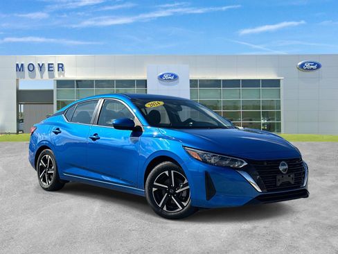Used 2024 Nissan Sentra SV image 1