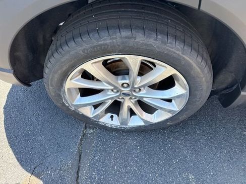 Certified 2022 Ford Explorer Platinum w/ Equipment Group 601A image 14