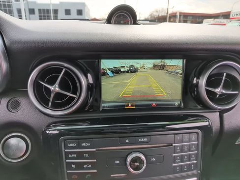Used 2017 Mercedes-Benz SLC 300 image 13