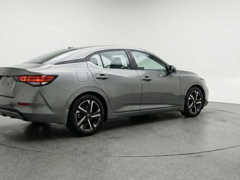 Used 2025 Nissan Sentra SV FWD image 9