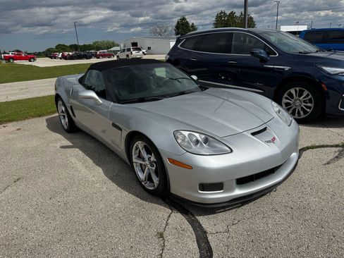 Used 2013 Chevrolet Corvette Grand Sport w/ 4LT Preferred Equipment Group RWD image 3