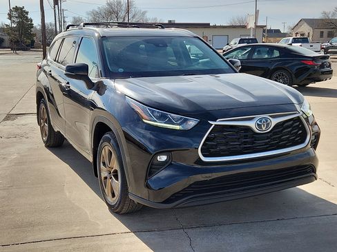 Used 2022 Toyota Highlander Bronze Edition image 6