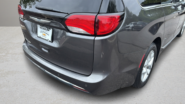 Used 2017 Chrysler Pacifica Touring-L Plus w/ Tire & Wheel Group FWD image 42