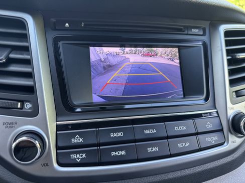 Used 2016 Hyundai Tucson SE w/ Option Group 02 FWD image 16