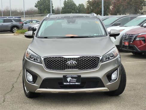 Used 2018 Kia Sorento SX image 3