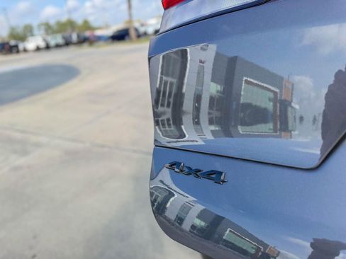 Used 2025 Jeep Grand Cherokee L Limited w/ Black Appearance Package image 9