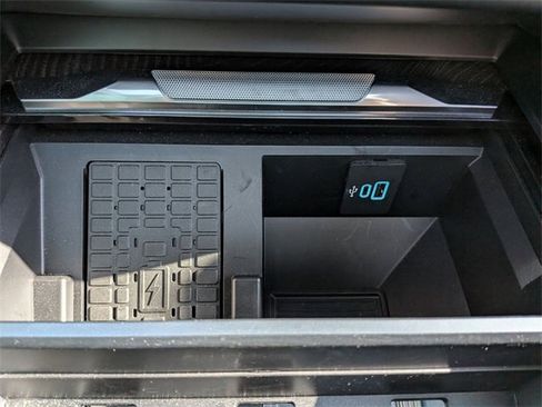 Used 2025 Ford F250 Platinum image 22