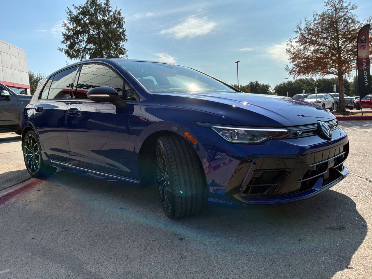 Used 2025 Volkswagen Golf AWD/4WD image 4