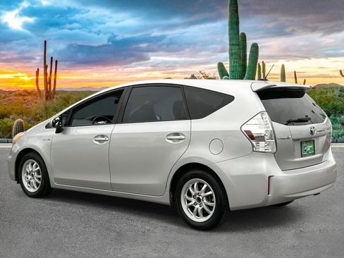 Used 2012 Toyota Prius V Three image 5