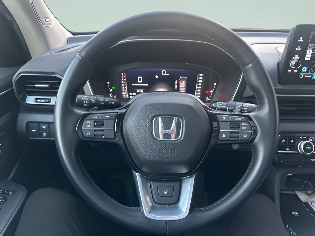Used 2023 Honda Pilot Elite image 16