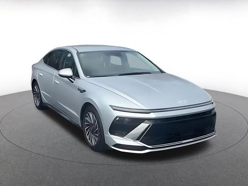 Used 2025 Hyundai Sonata SEL image 3