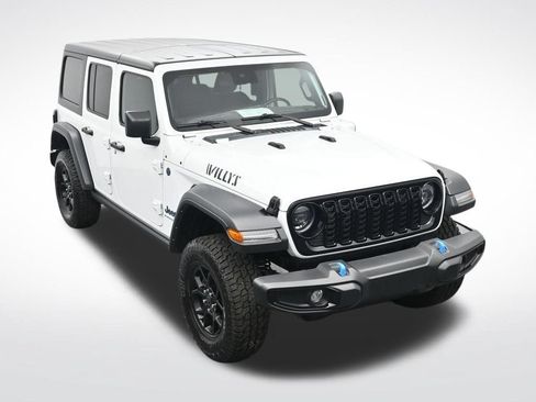 Used 2024 Jeep Wrangler Unlimited AWD/4WD image 23