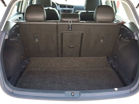 Used 2016 Volkswagen Golf SE image 30