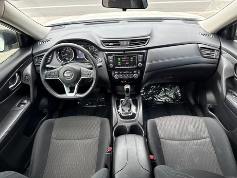 Used 2018 Nissan Rogue SV w/ Premium Package FWD image 25