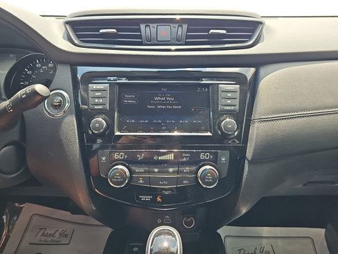 Used 2020 Nissan Rogue SL FWD image 17