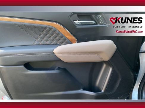 New 2026 GMC Canyon Denali image 18