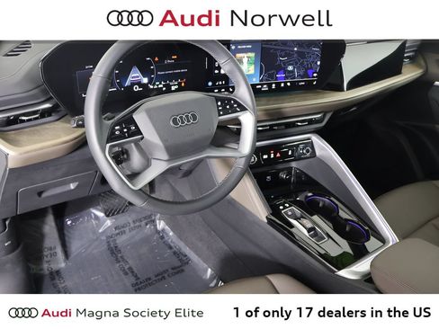 Used 2025 Audi Q5 Premium w/ Convenience Package AWD/4WD image 2