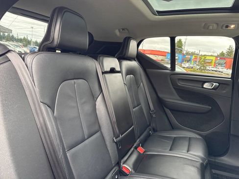 Used 2019 Volvo XC40 T5 Momentum image 20