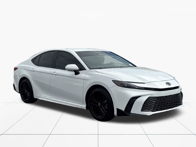 Used 2026 Toyota Camry Hybrid FWD image 8