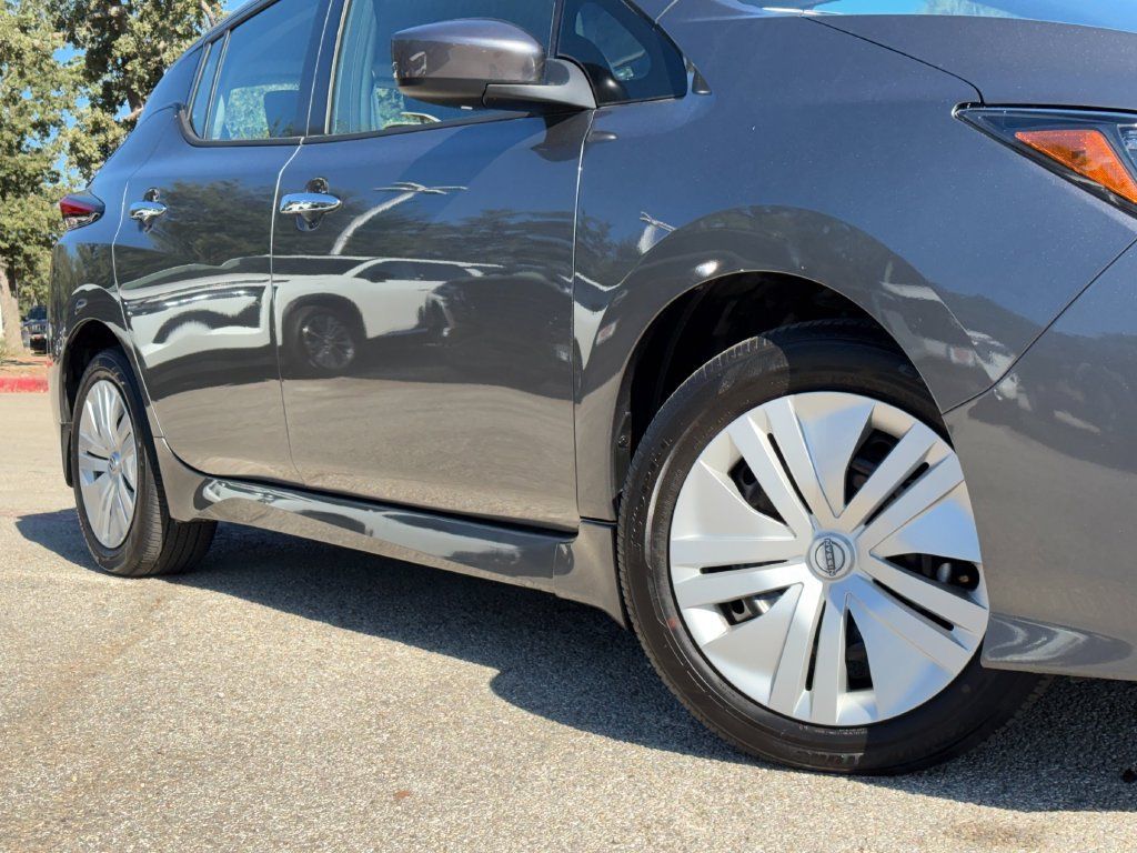 Used 2025 Nissan Leaf S FWD image 2