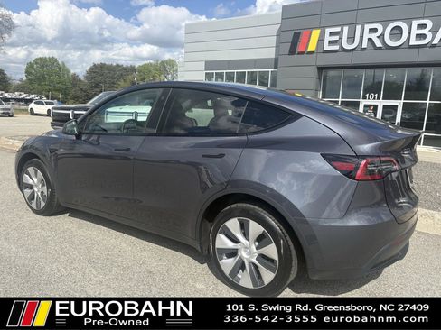 Used 2023 Tesla Model Y Long Range AWD/4WD image 29