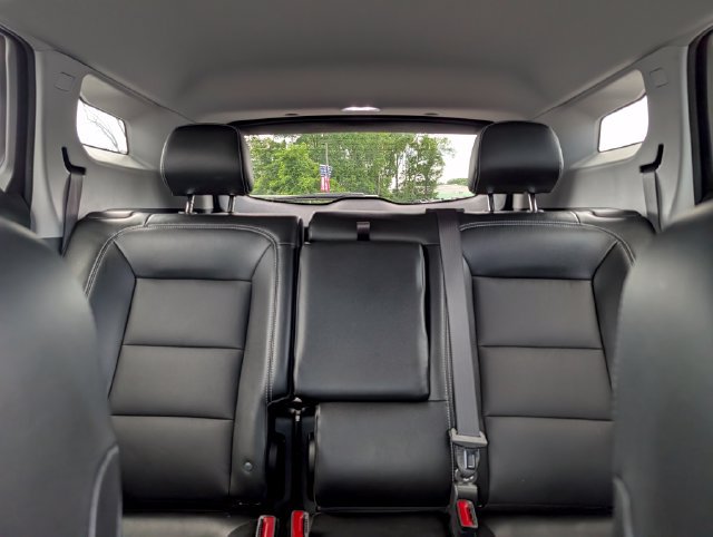 Used 2023 GMC Terrain SLT w/ Infotainment Package II AWD/4WD image 17