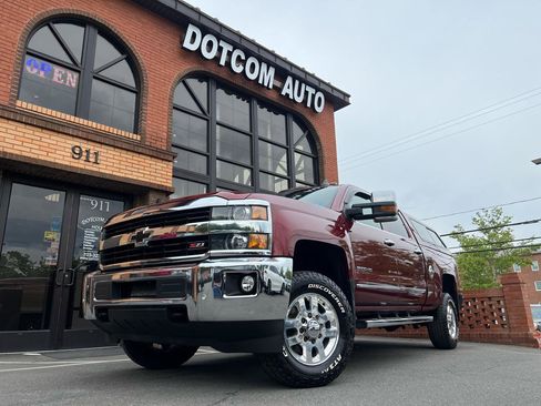 Used 2015 Chevrolet Silverado 2500 LTZ w/ LTZ Plus Package AWD/4WD image 3