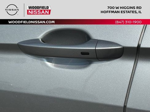Used 2023 Volkswagen Tiguan SE w/ Panoramic Sunroof Package FWD image 12