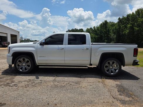 Used 2017 GMC Sierra 1500 Denali w/ Denali Ultimate Package AWD/4WD image 2