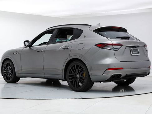 Certified 2022 Maserati Levante GT AWD/4WD image 3