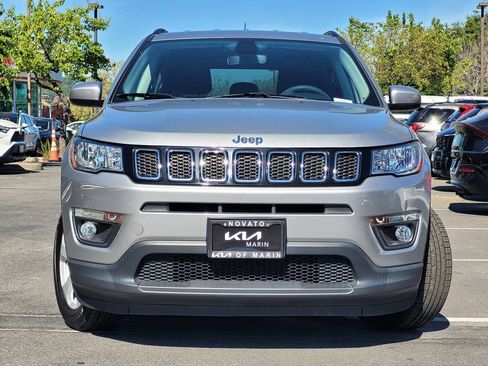 Used 2021 Jeep Compass Latitude image 2