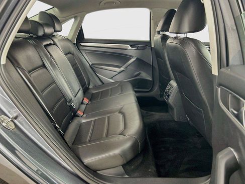 Used 2018 Volkswagen Passat 2.0T SE FWD image 27