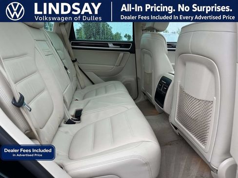 Used 2016 Volkswagen Touareg Sport AWD/4WD image 13