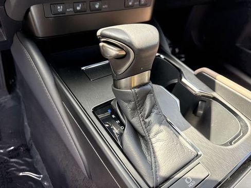 Used 2025 Lexus ES 350 w/ Premium Package FWD image 20