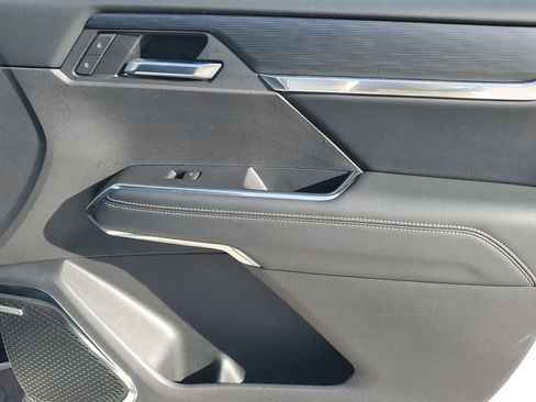 Used 2025 GMC Acadia Elevation image 45