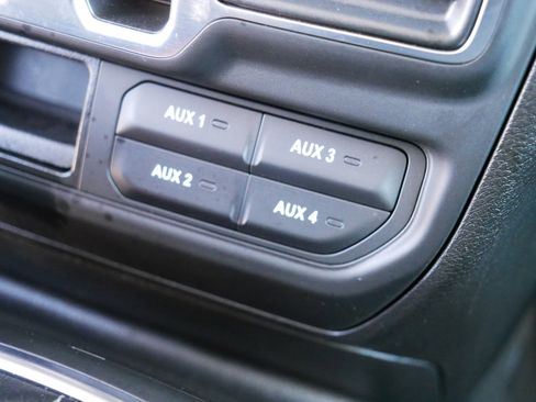 Used 2025 Jeep Wrangler Sport S w/ Convenience Group image 32