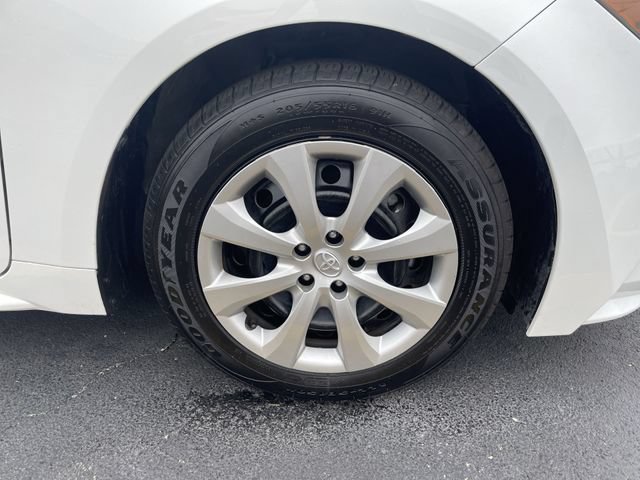 Used 2025 Toyota Corolla LE FWD image 41